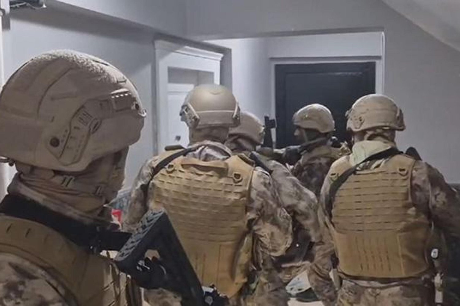 İstanbul’da Büyük Operasyon: 41 Şüpheli Yakalandı, 20 Tutuklama Gerçekleşti!