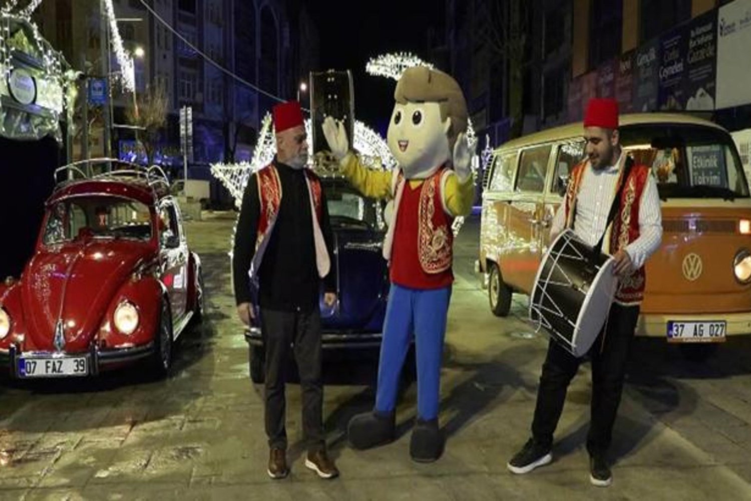 Esenler Belediyesi Ramazan'da Nostalgik Vosvoslarla Sahur Uygulaması Yapıyor