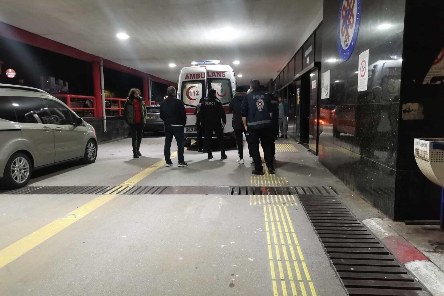 İzmir Caddesi'nde Silahlı Saldırı: Bekçi Yaralandı, Şüpheli Yakalandı