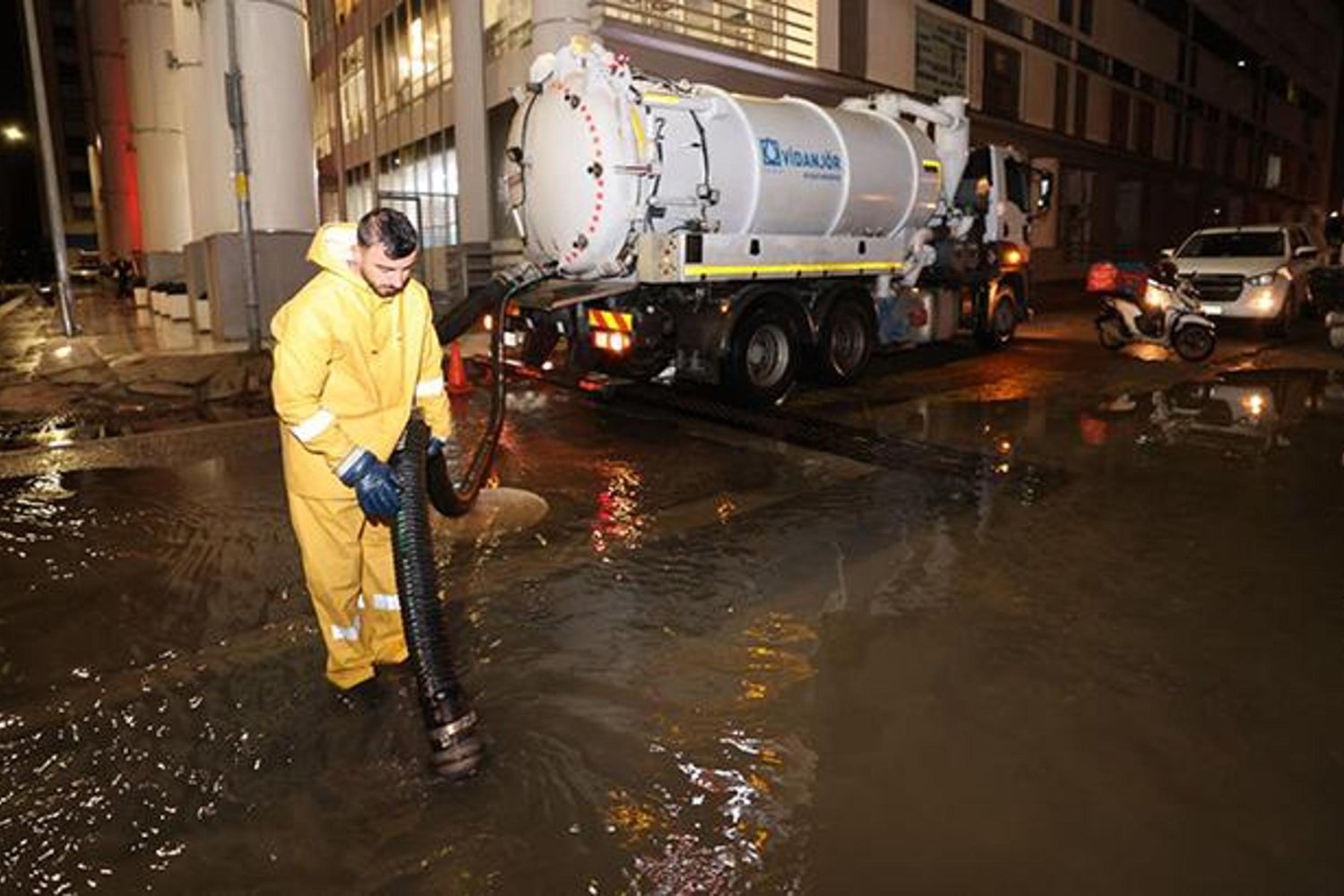 İzmir'de Deniz Seviyesi Gün Batımında Yükselişe Geçti!