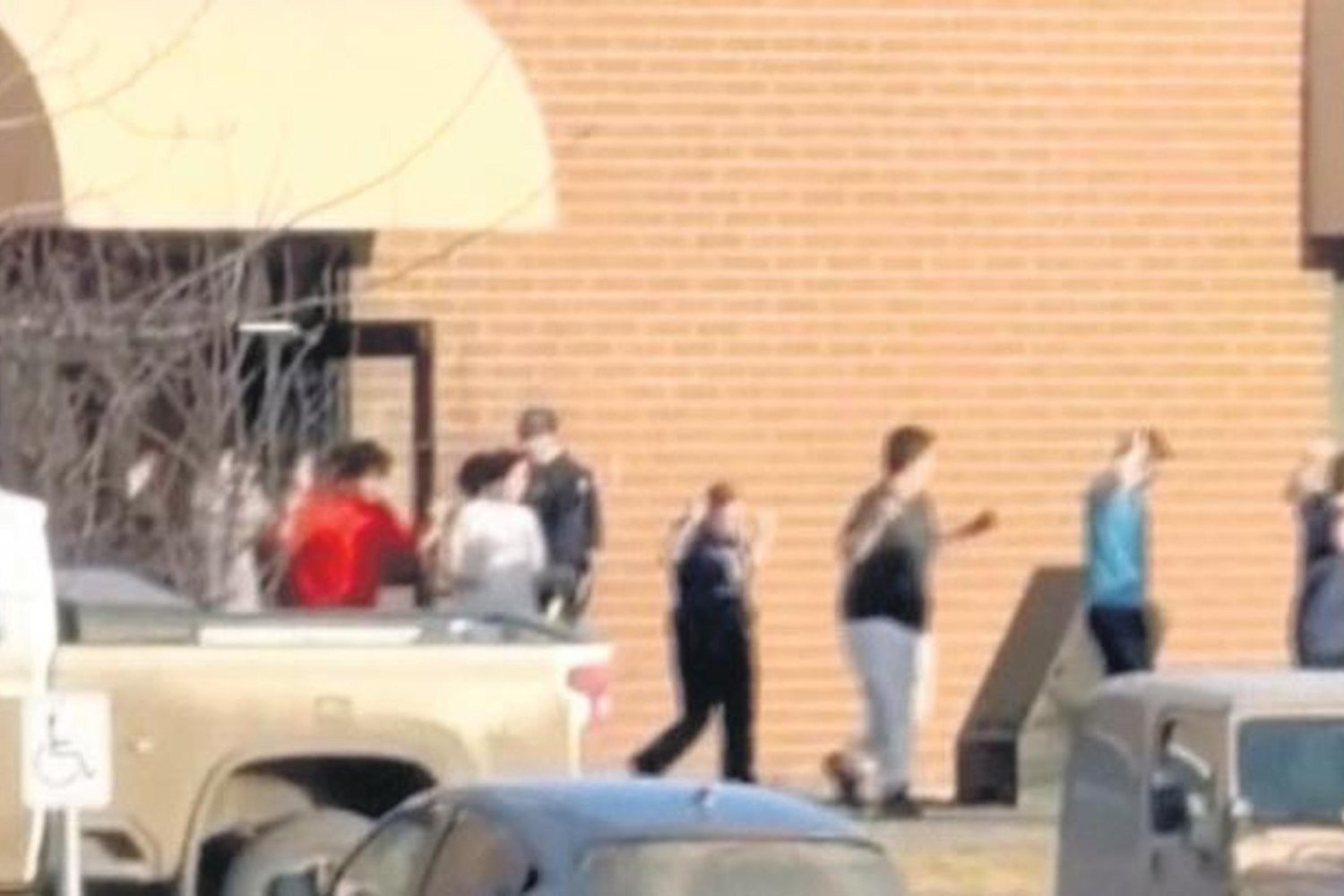 Kanada’da Okula Silahlı Saldırı: 5 Ölü, 27 Yaralı