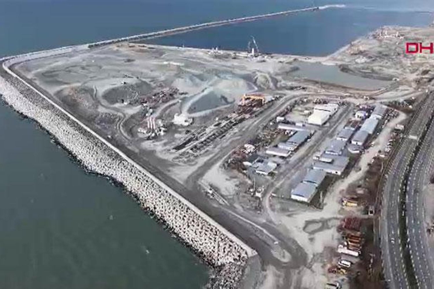 Rize-Artvin Havalimanı ve Lojistik Liman Projesiyle Karadeniz'de Stratejik Yatırım