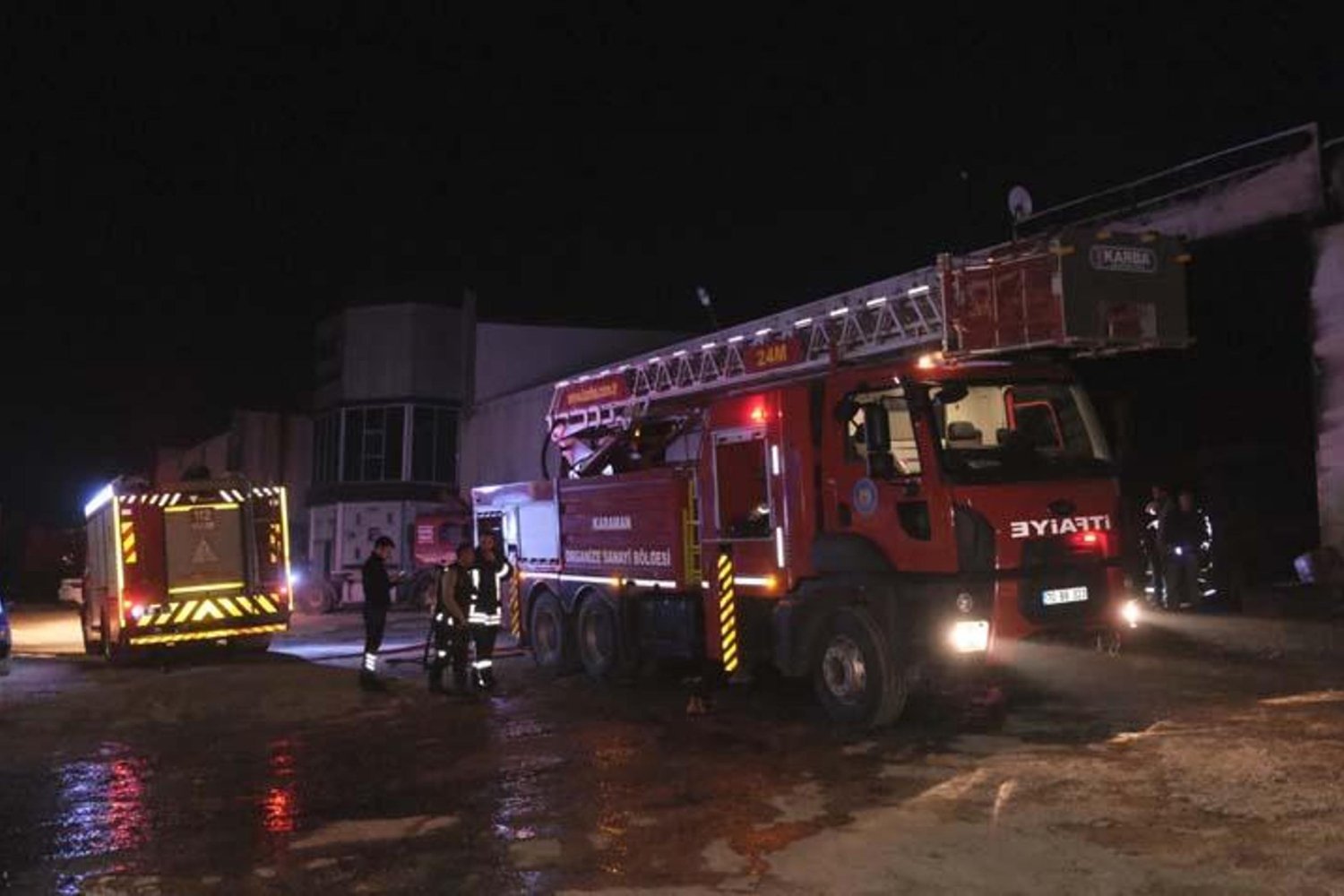 Aksaray'da Fabrika Yangını Elektrik Arızası Şüphesiyle Endişe Yarattı