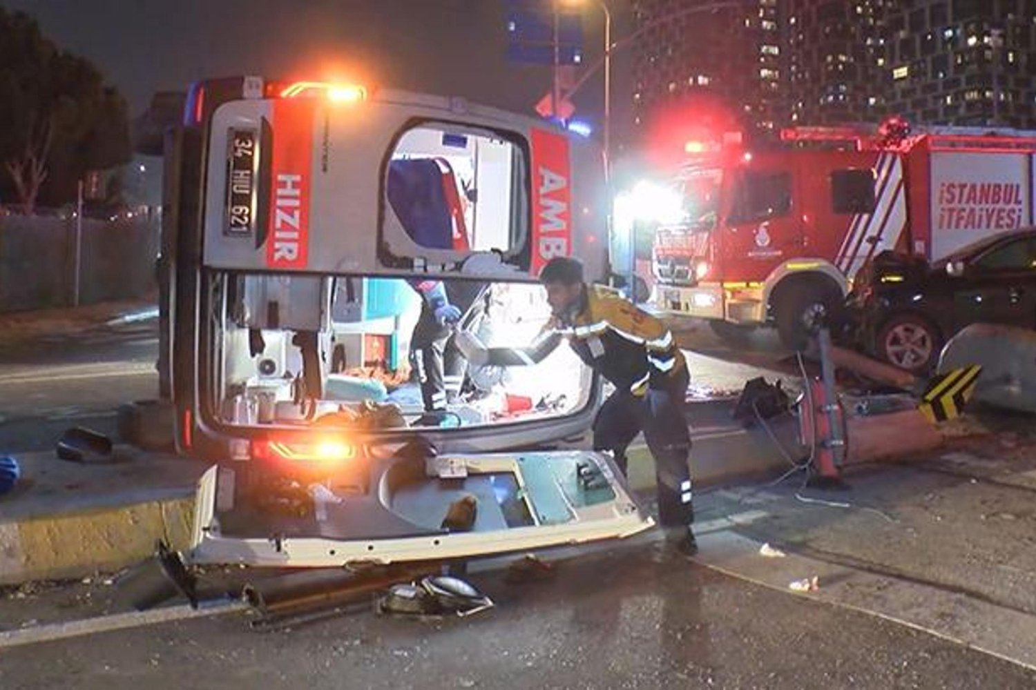 Kaza Haberleri: Ambulans ile cip çarpıştı, yaralılar hastaneye kaldırıldı