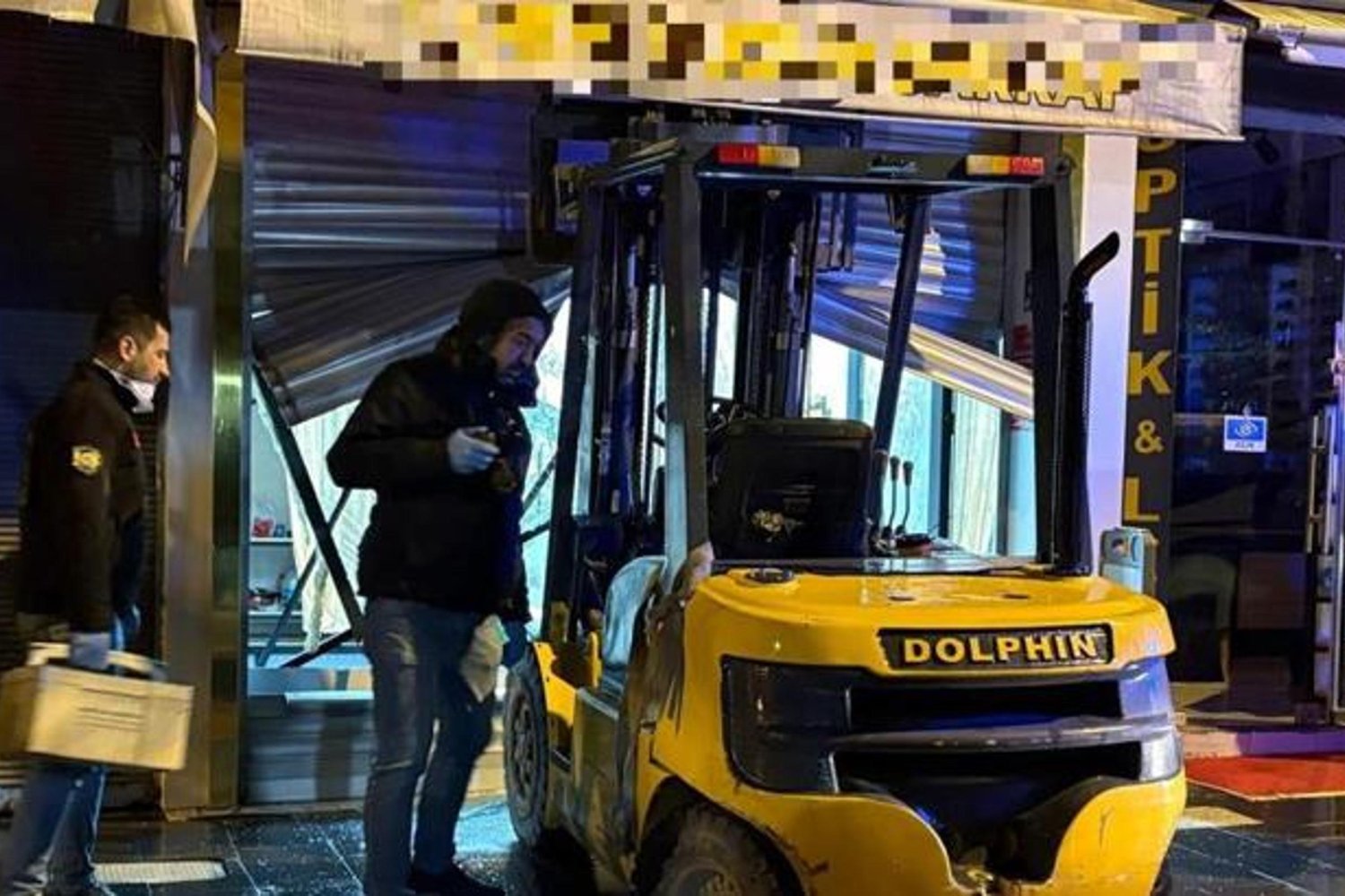 Kayseri'de Maskeli Hırsızlık ve Çalınan Forklif ile Kuyumcu Soygunu