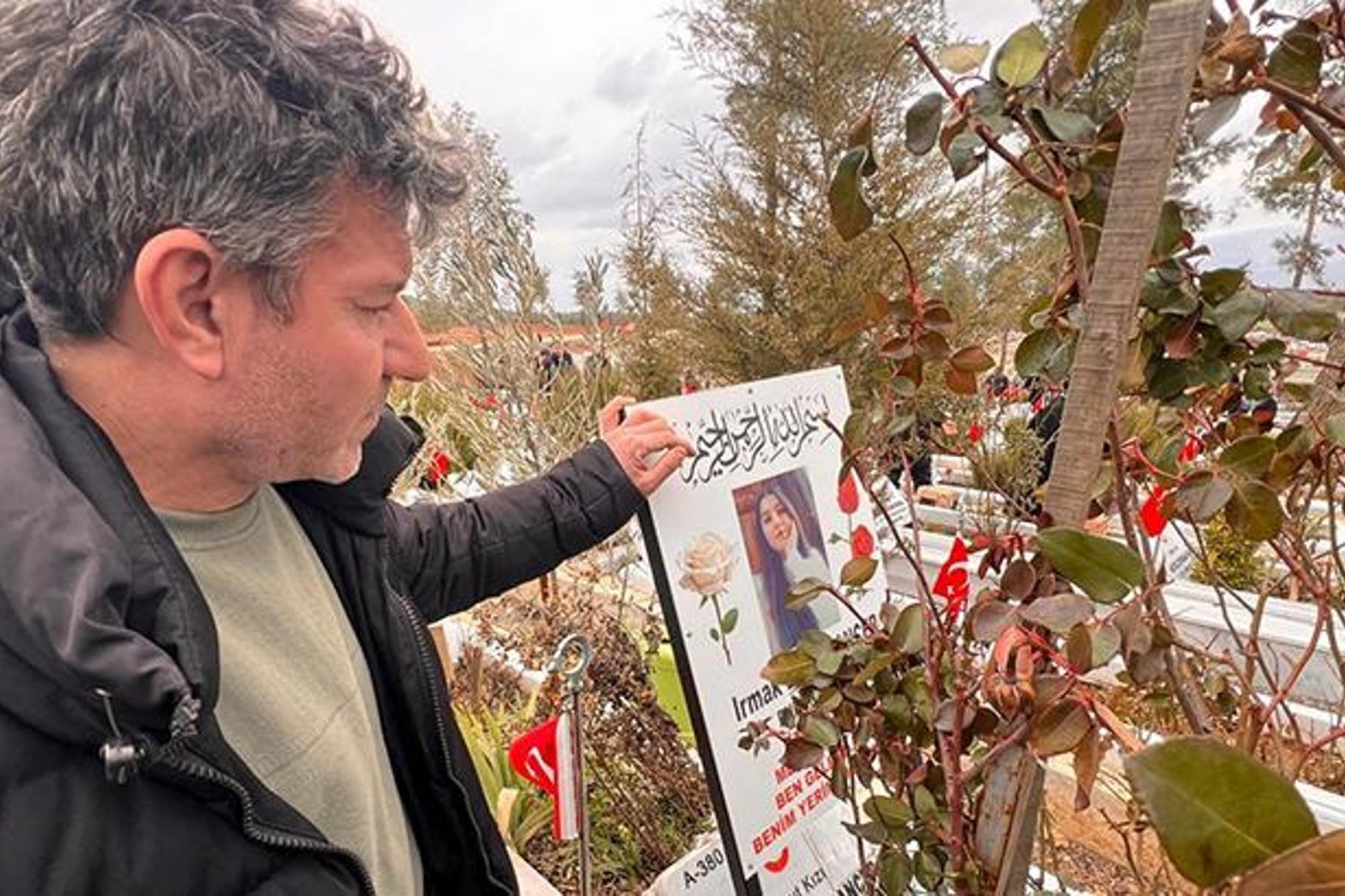 Depremin 3. Yılında Yakınlarını Anmak İçin Kapıçam Mezarlığında Buluşma