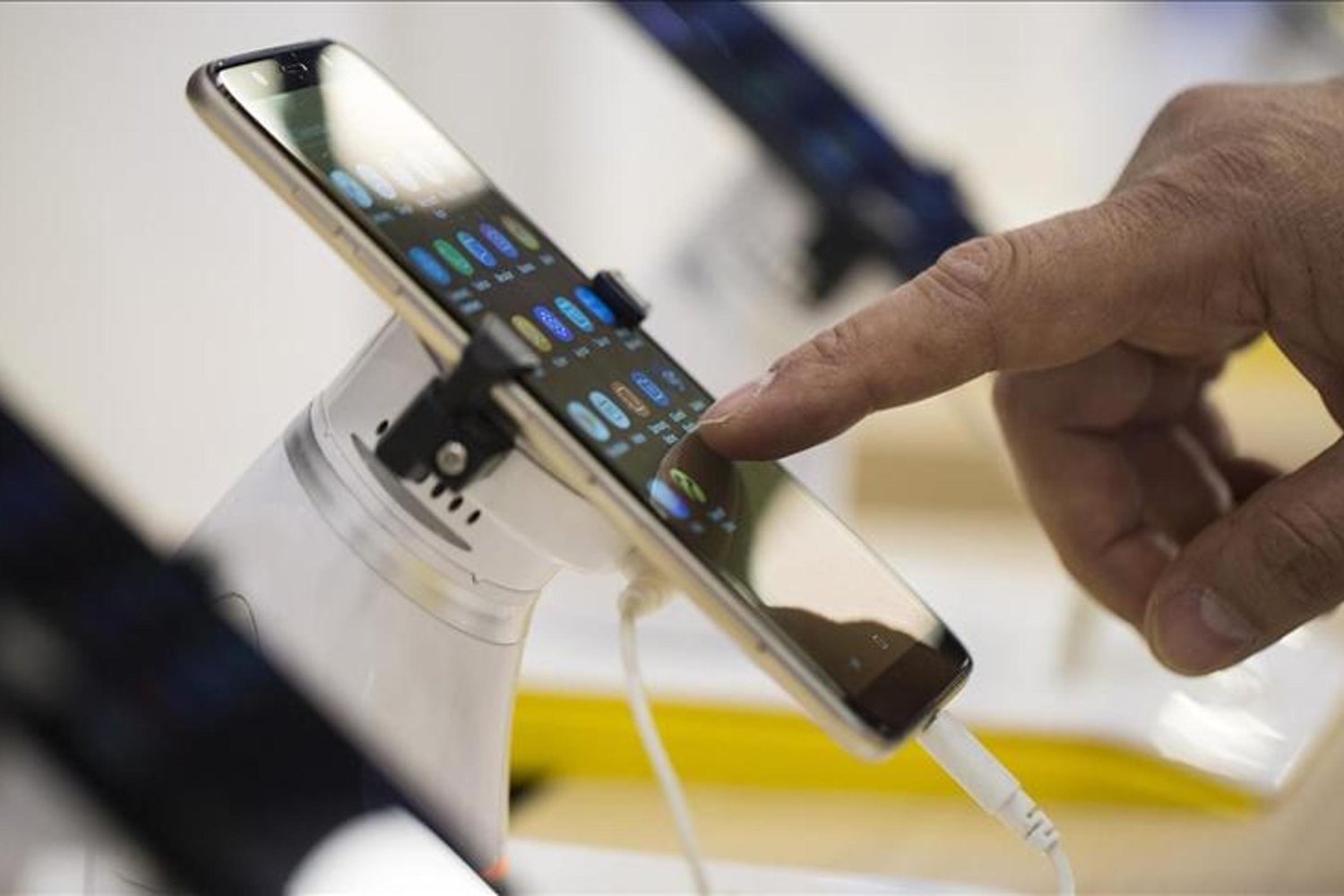 Akıllı Telefon Pazarında Yüzde 13'lük Düşüş ve Fiyat Rekoru