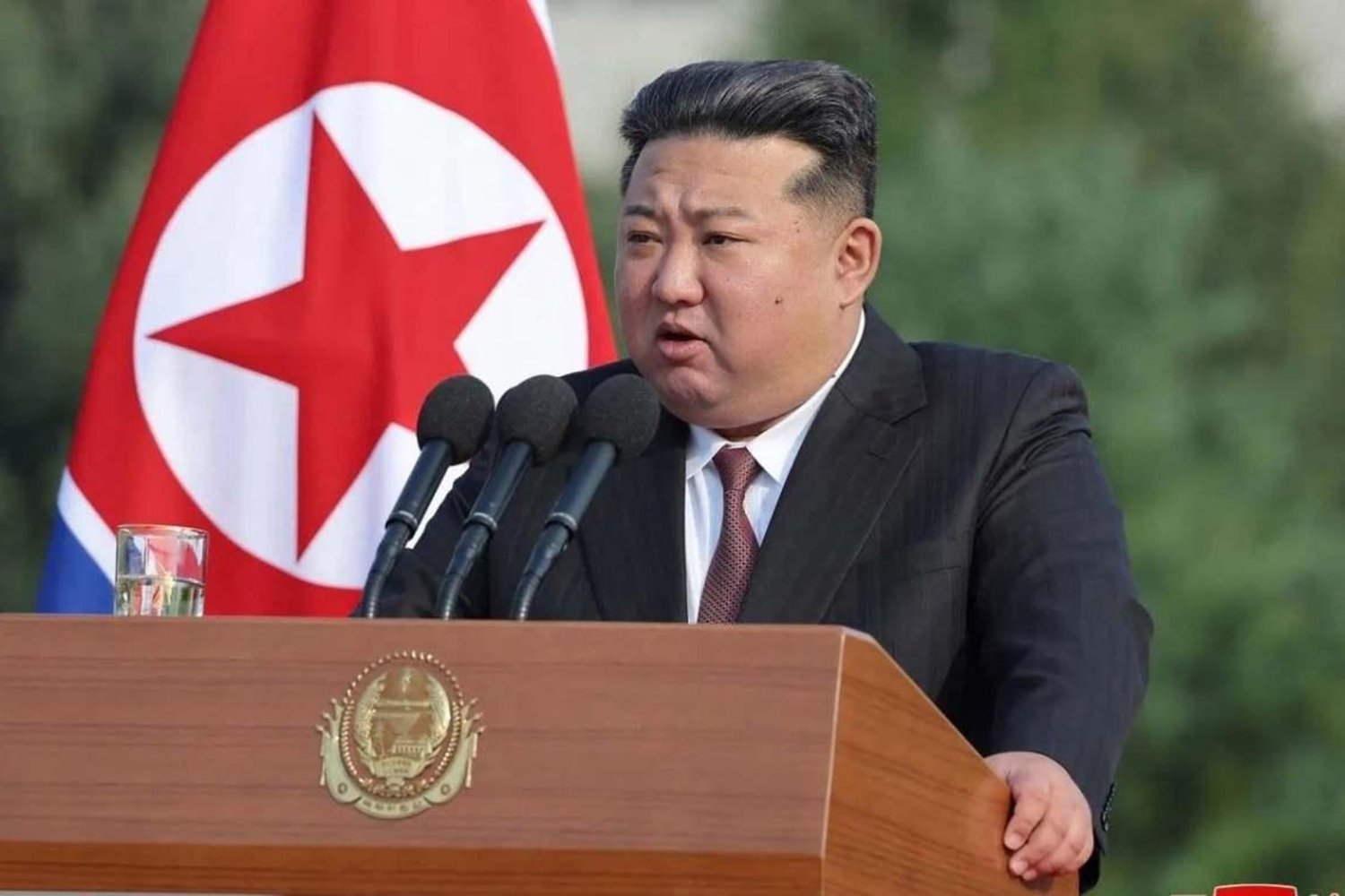 Kuzey Kore'de Kim Jong Un Yeniden Liderliğe Seçildi, Nükleer Güçlerini Hızlandırdı
