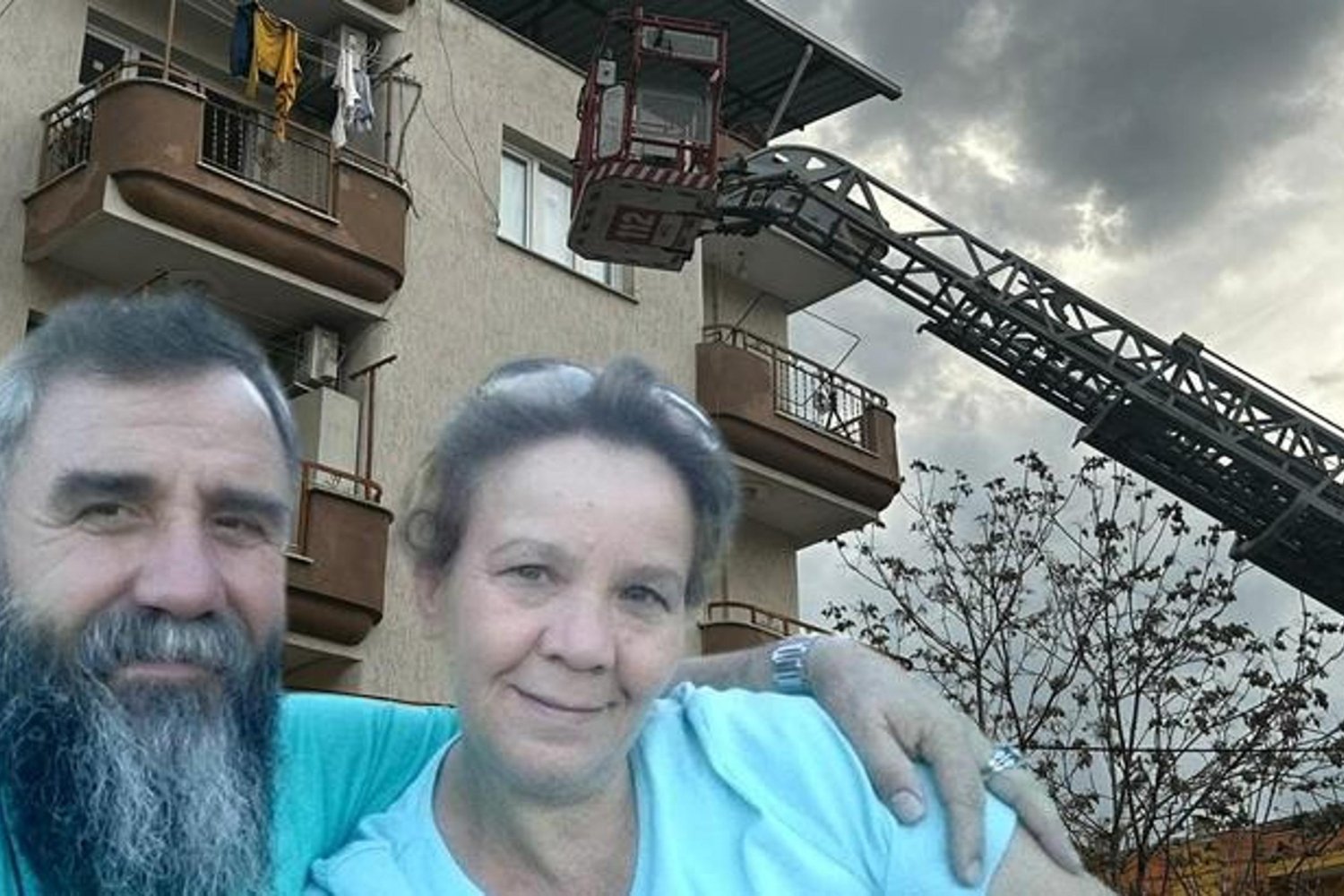 Çeşme'de Feci Olay: Bir Kişi Hayatını Kaybetti, Diğeri Baygın Bulundu