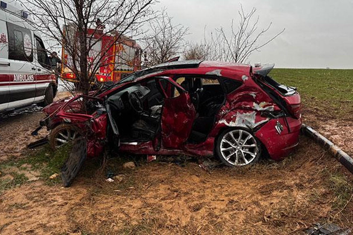 Artuklu-Kara Yolu Kazasında 1 Ölü, 4 Yaralı Sürücüleri Henüz Belirlenemedi