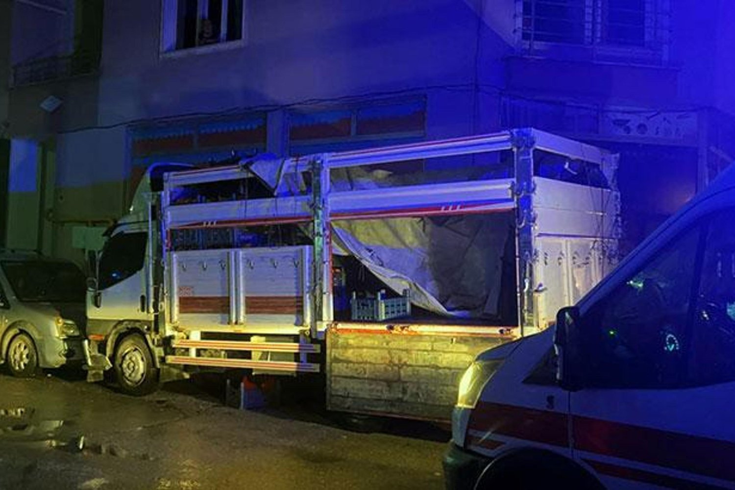 Genç Kız Düşüşüyle Yaralandı: Toparlanma Çabaları Sürüyor