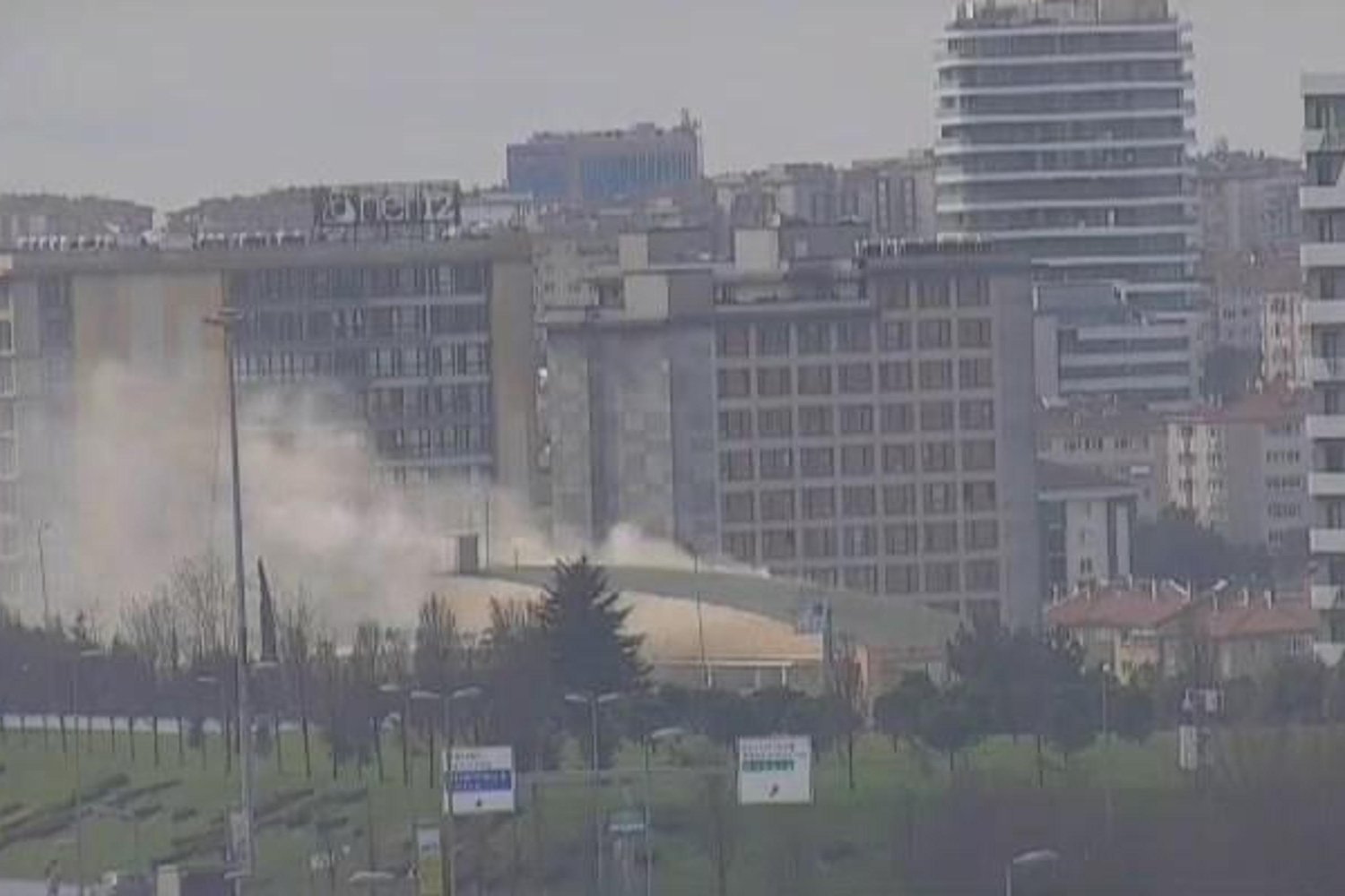 Merter Polis Evinde Yangın: İtfaiye ve Sağlık Ekipleri Seferber Oldu