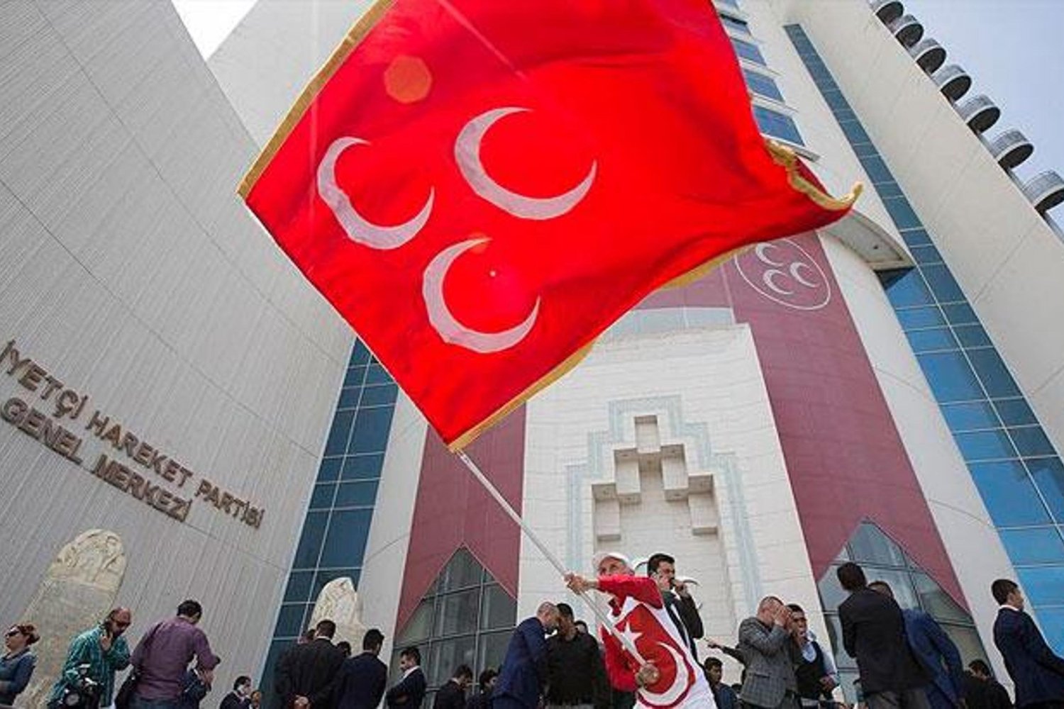 MHP Kuruluşunun 57. Yılında Güçlü Siyasetini Sürdürüyor