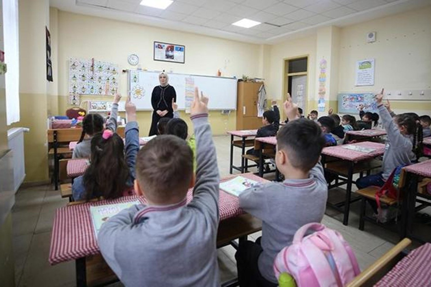 Milli Eğitim Bakanı Yusuf Tekin: Bayrak Sevgisiyle Yetişen Nesiller Hedefimiz