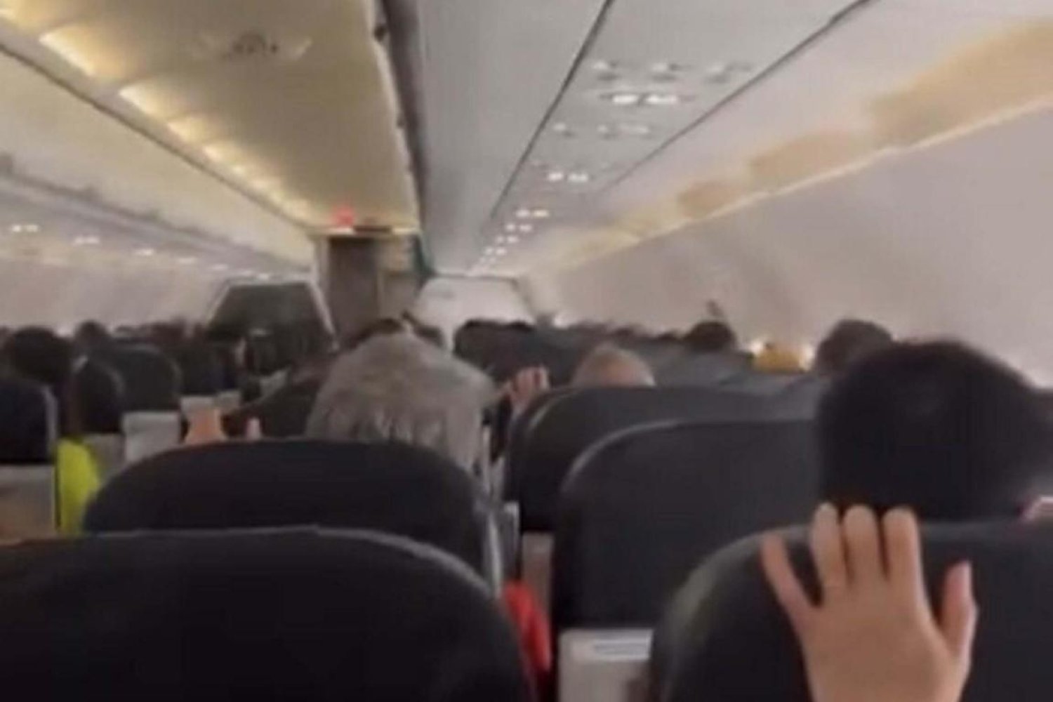 Dalaman Havalimanı'na Yağış Engeli: Uçak Antalya'ya Yönlendirildi