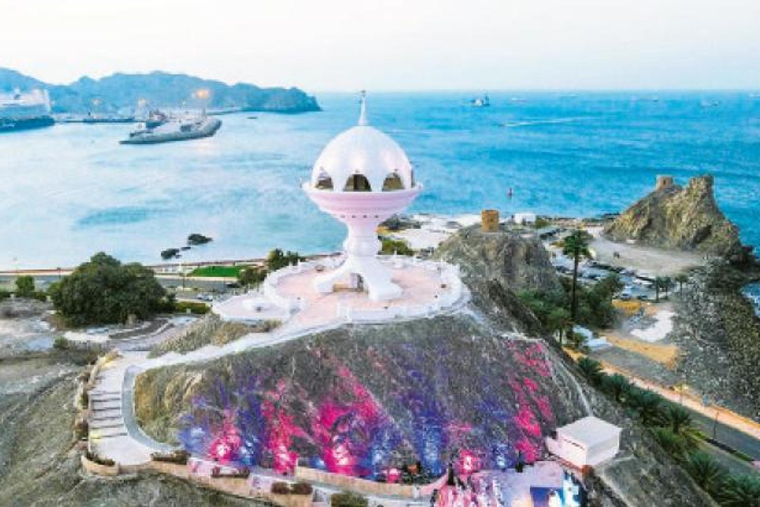 Orta Doğu’da Gerilim Tırmanıyor: ABD-İran Müzakereleri Maskat’ta Kritik Toplantıya Davet