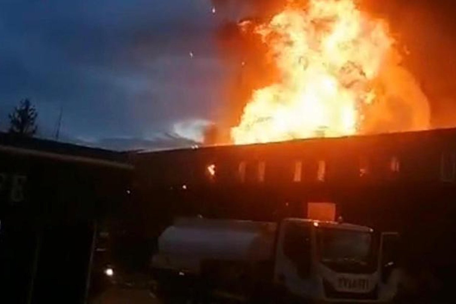 İş Yerleri Yandı! Karapınar Mahallesi'nde Depoda Yangın İhmal mi, Kaza mı?