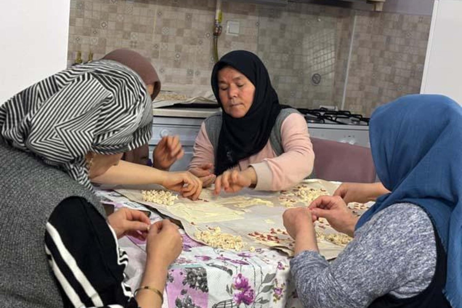 Ramazanda Ev Hanımlarından İmece Usulü Lezzet Şöleni