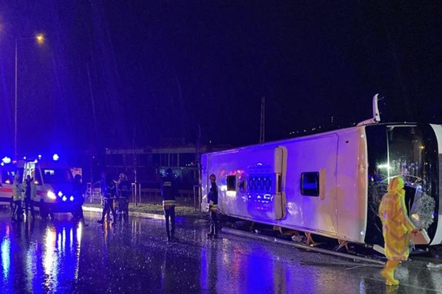 Samsun İlkadım Otobüsü Kazası: Yan Yatan Otobüste 6 Yaralı