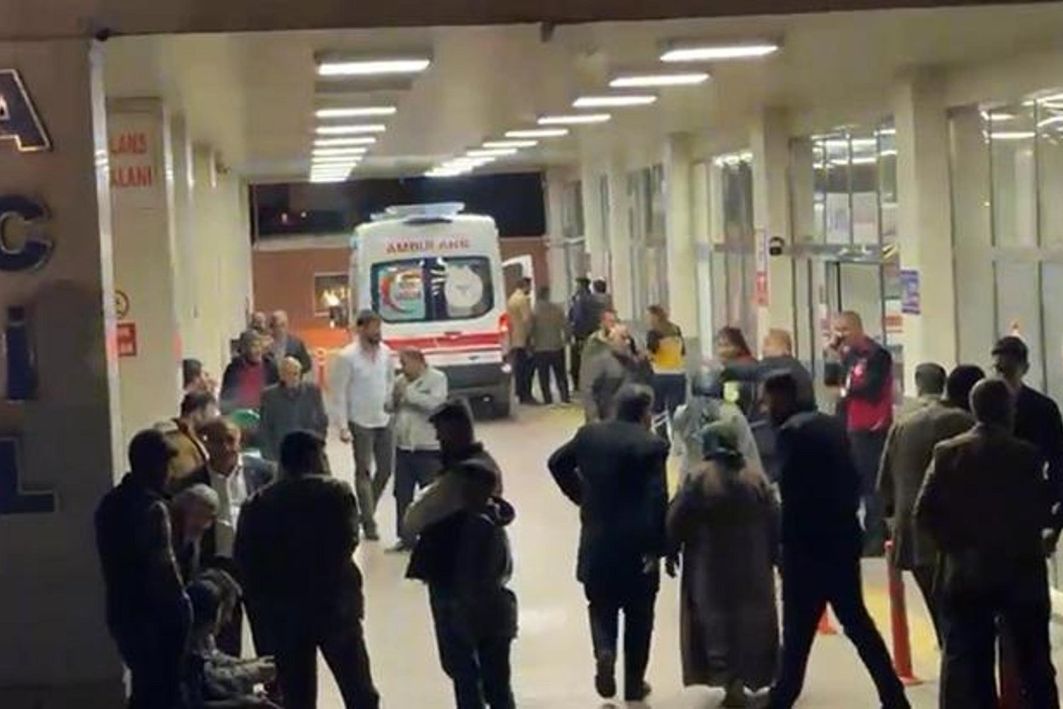 Yardımcı Mahallesi'nde Kanlı Aile Kavgası: 8 Yaralı