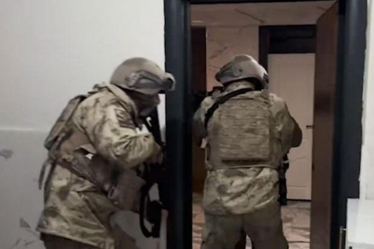 Jandarmadan Şanlıurfa'da Büyük Operasyon: 45 Adrese Drone ve JİHA Desteğiyle Baskın