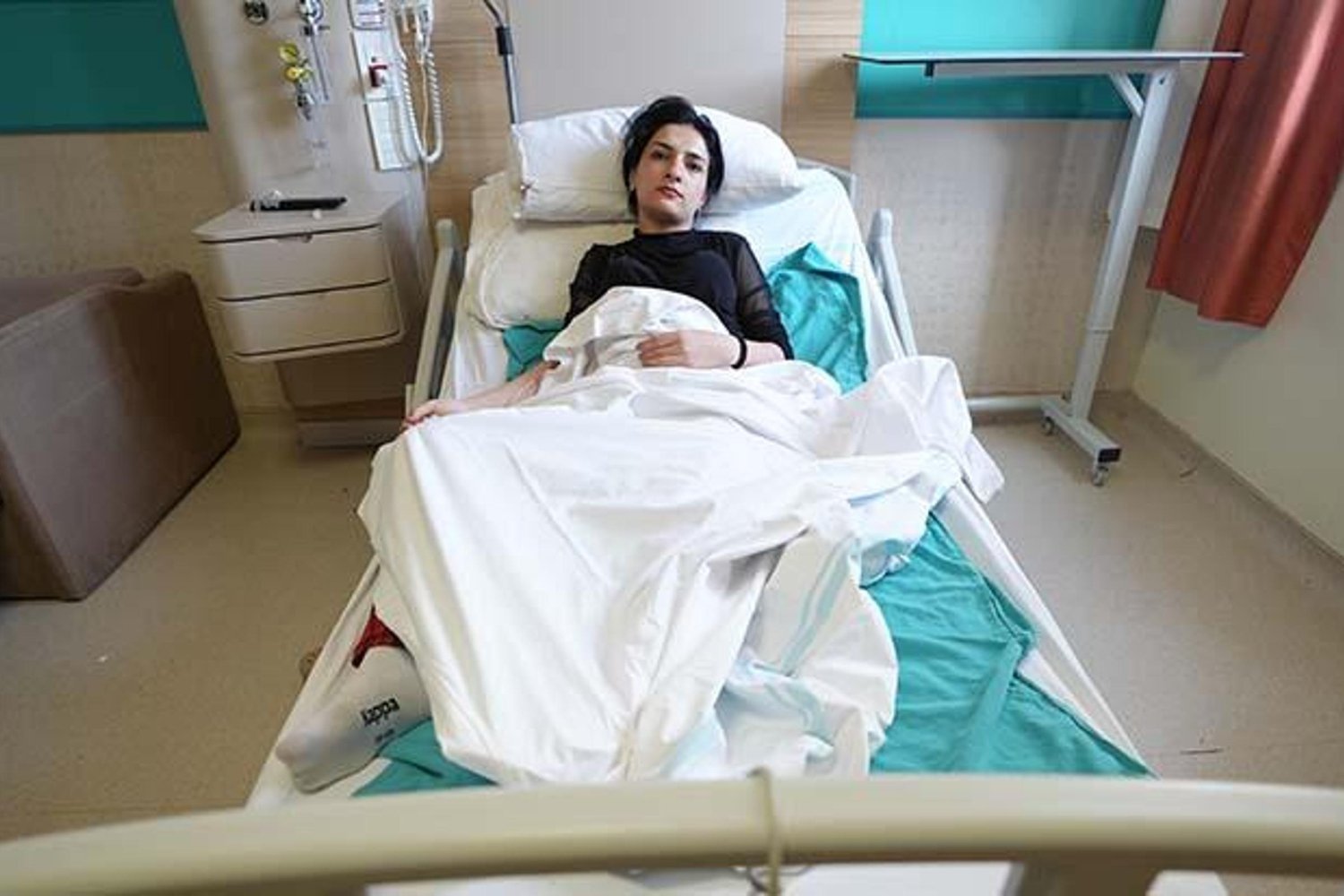 Ağrı'da Sıcak Su Torbası Patlamasıyla Yanan Genç Kızın Dramı: Tedavi Süreci Başladı