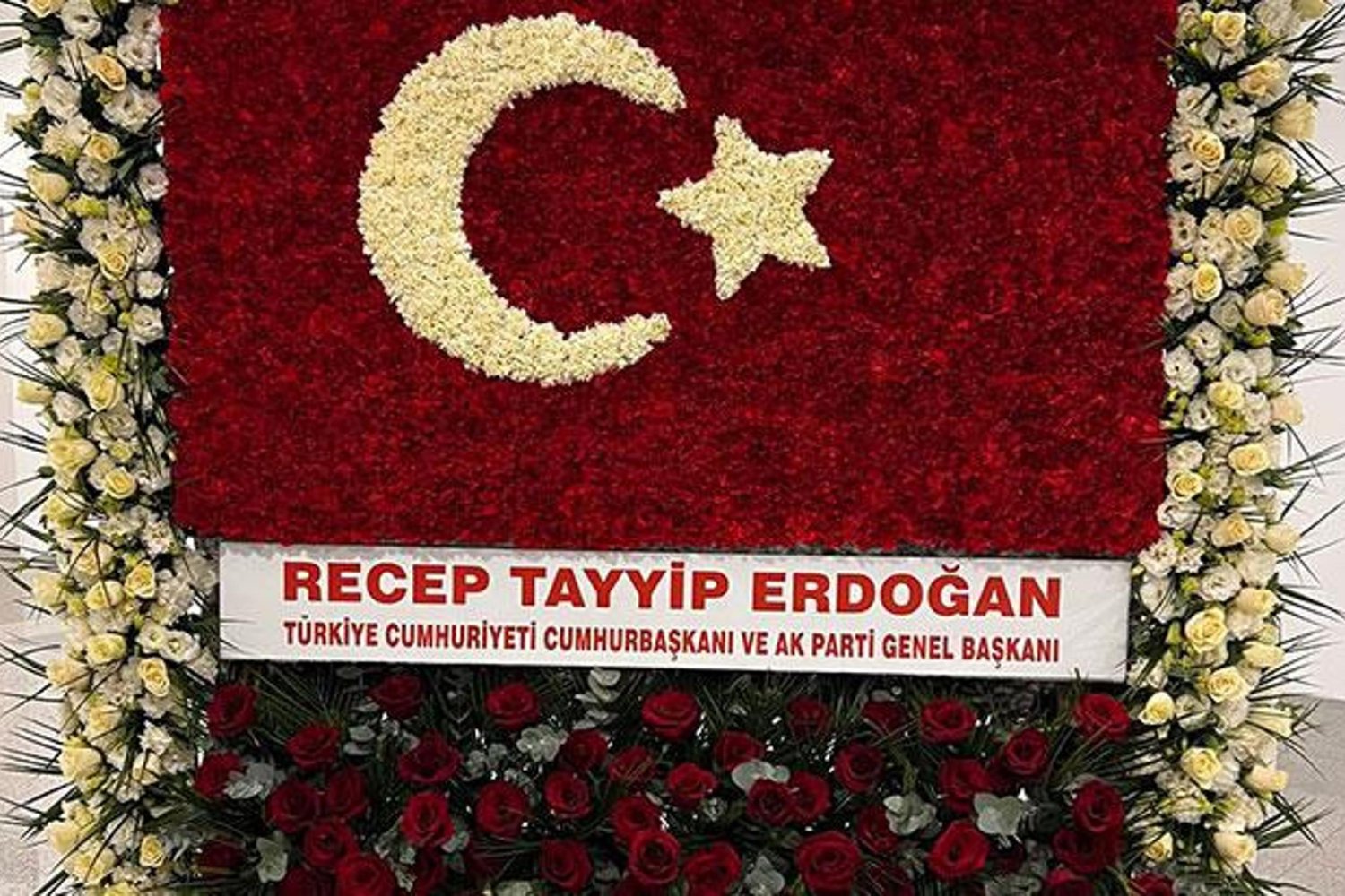 Erdoğan'dan MHP 57. Yıl Dönümü İçin Çiçekli Kutlama