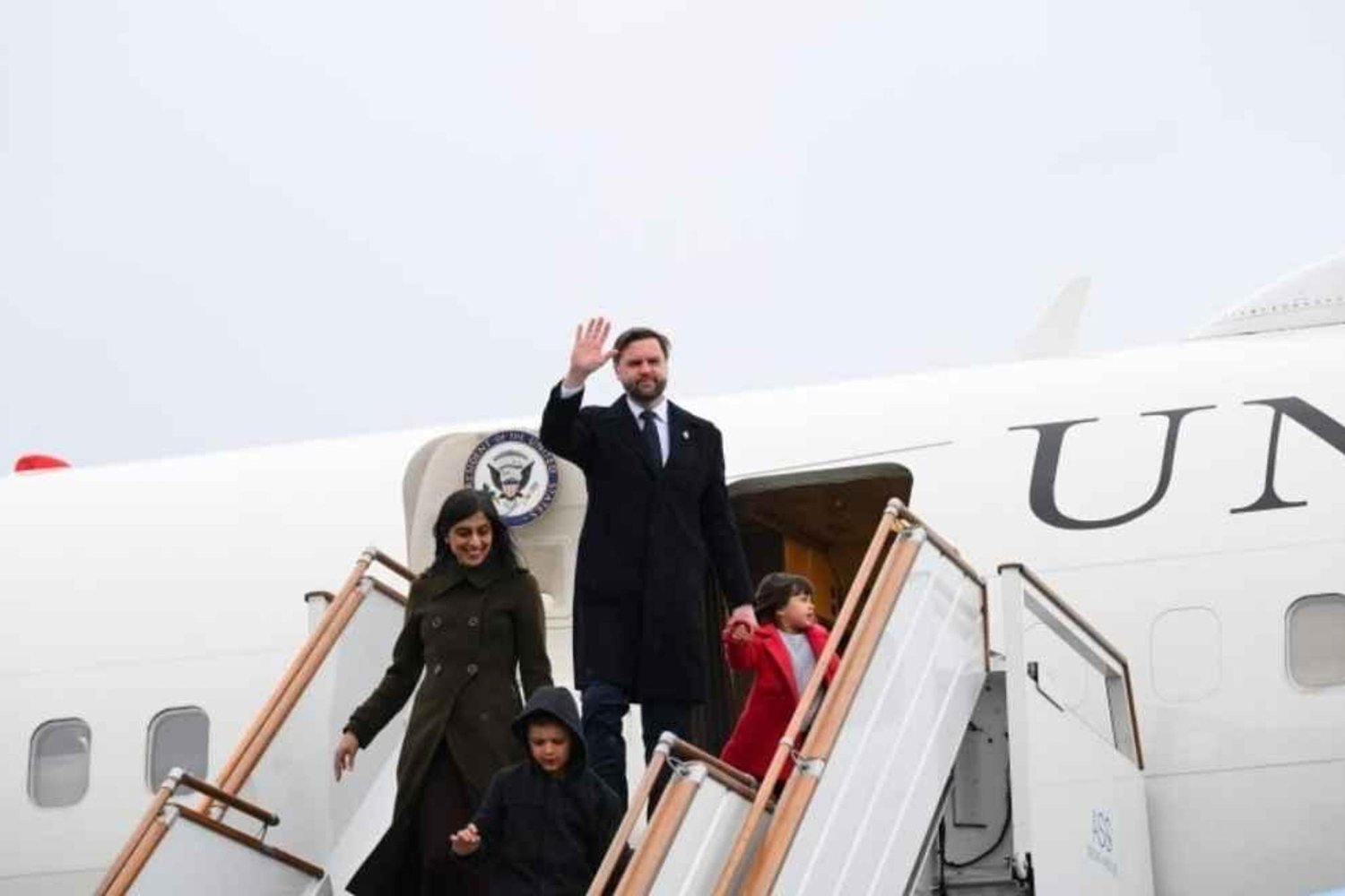 ABD Başkan Yardımcısı Vance Azerbaycan’da Bölgesel İşbirliği ve Stratejik İlişkiler Geliştiriyor