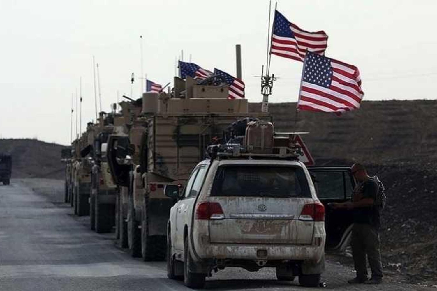 ABD Suriye'deki Tenef Üssü'nden Çekildi: Suriye Ordusu Üssü Teslim Aldı