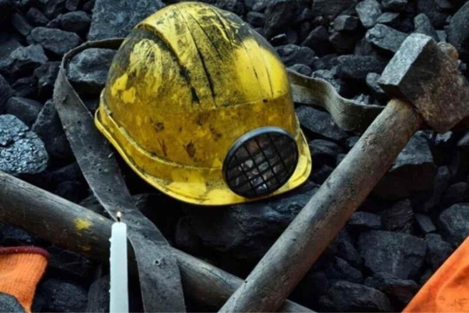 Çin'de Maden Kazası: İki Halat Aynı Anda Koparak 7 İşçiye Mezara Gömdü