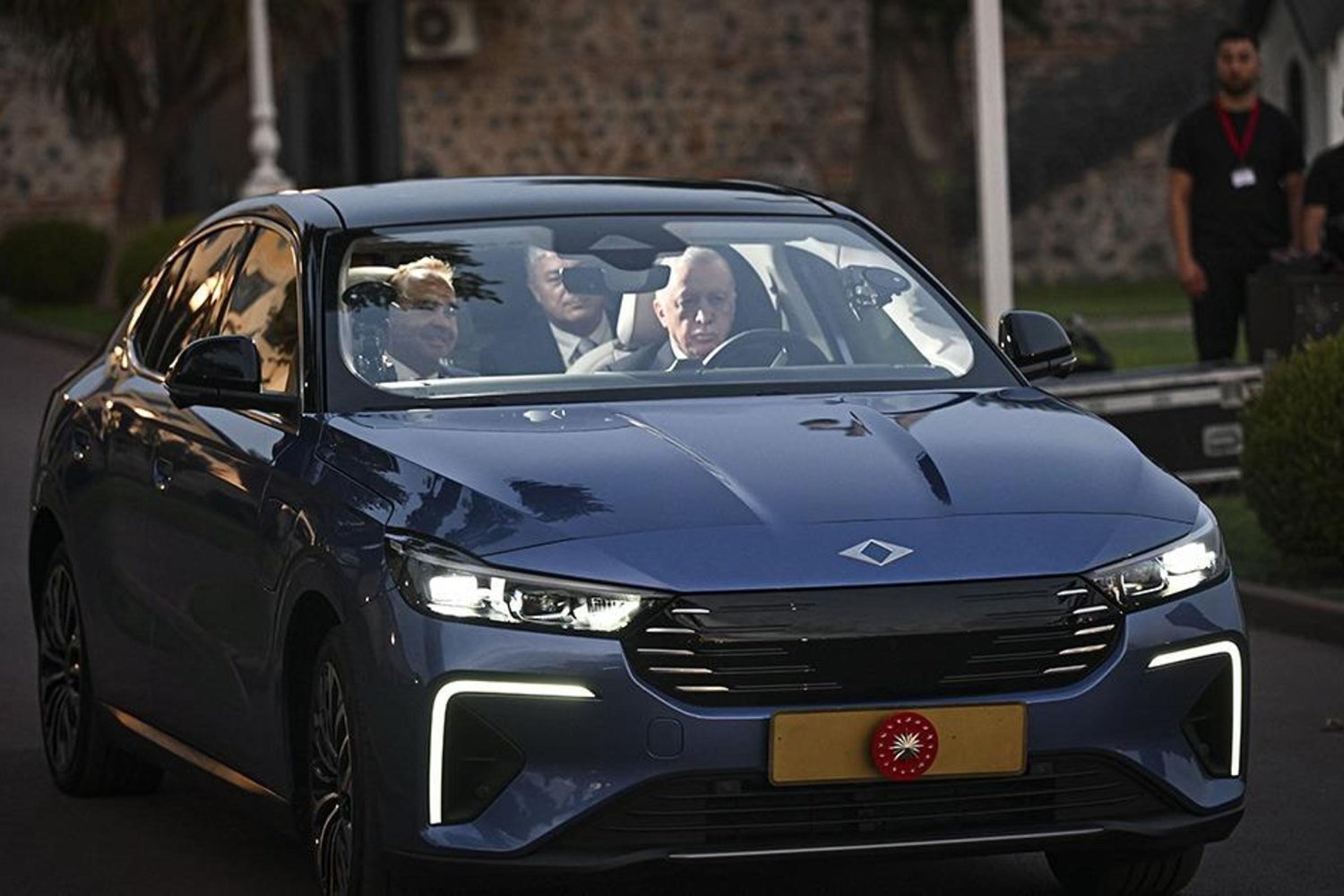 Otomobil Satışlarında Türkiye Yunanistan'ı Geride Baldı: Elektrikli Araçta Liderlik Bitmek Bilmiyor