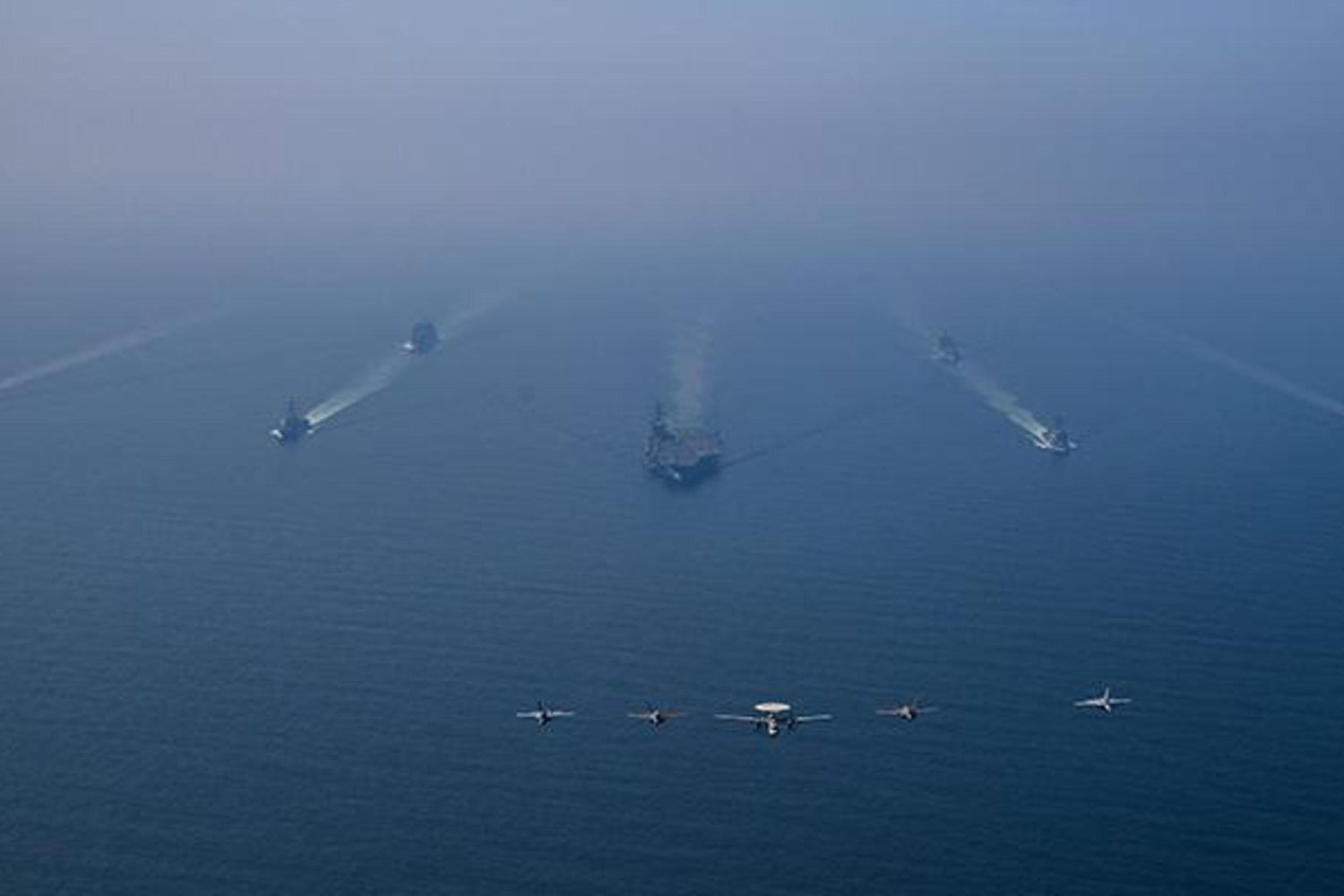 İran-ABD Görüşmeleri ve Olası Saldırı İddialarıyla Gerilimi Artırdı