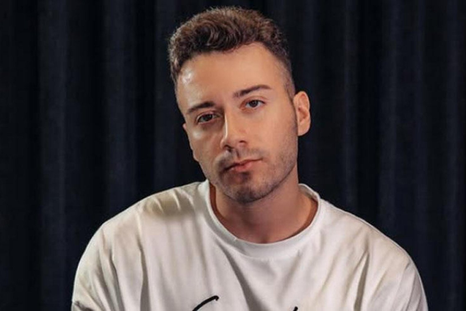 Ünlü Şarkıcı Ayşe Yılmaz Yeni Albümüyle Gündemde