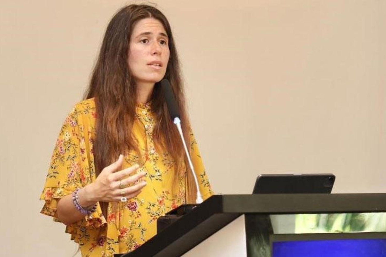 İstanbul'da Dev Uyuşturucu ve Fuhuş Operasyonu: Çeşme Başkanı Lal Denizli Gözaltında!