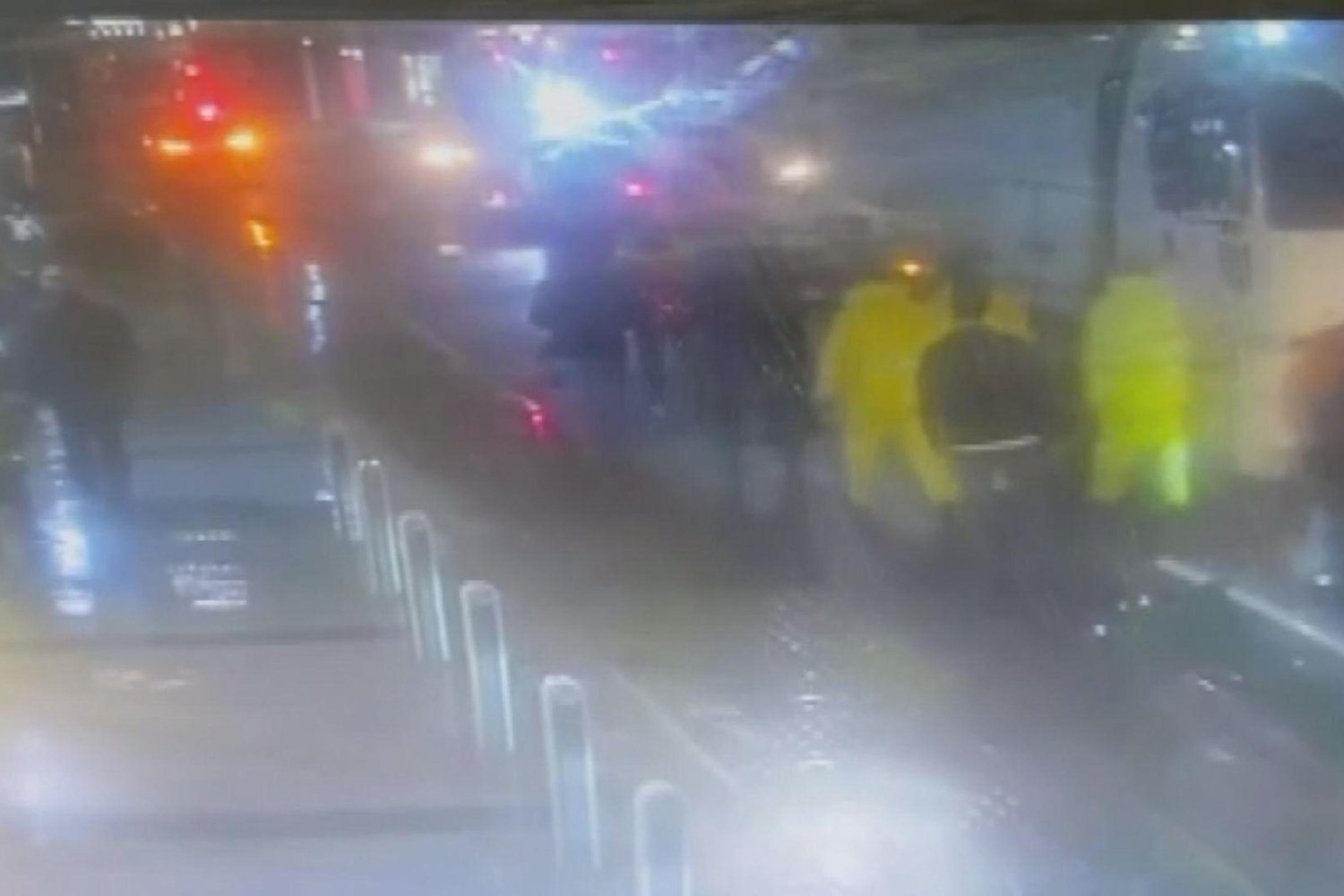 Alsancak'ta Kargaşa: Kulağı Kopan Görevli Mahkemeye Sevk Edildi