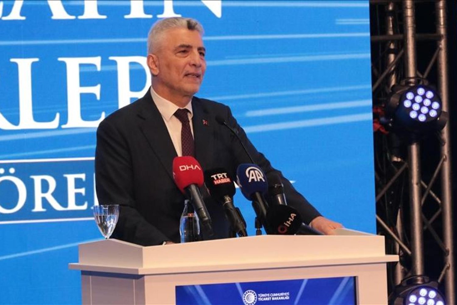 Türkiye Ekonomi Liderliğinde Büyüyor: İhracatta Yeni Rekorlar ve Korumacılık Rüzgarları