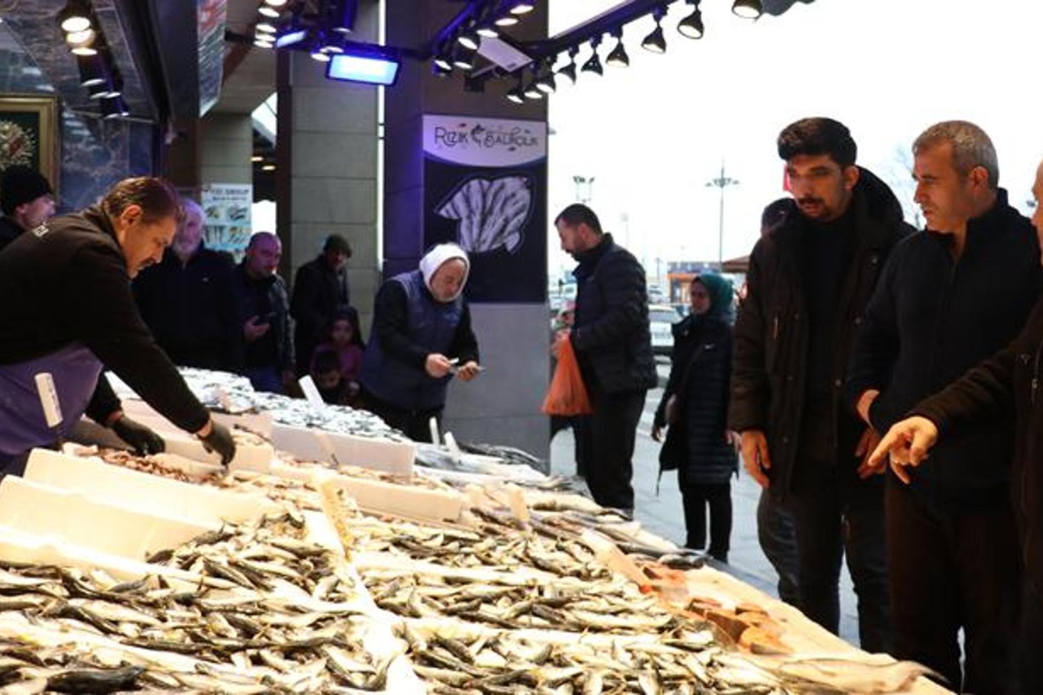 Balık Fiyatları Ramazanda Da Dikkat Çekiyor: Hamsi ve Istavrit 100 Lira