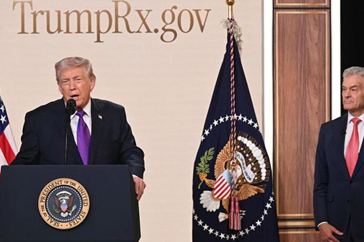 Trump'tan Kritik İlaç Fiyatları Düşüşü: Yeni Hizmetle Sağlıkta Devrim