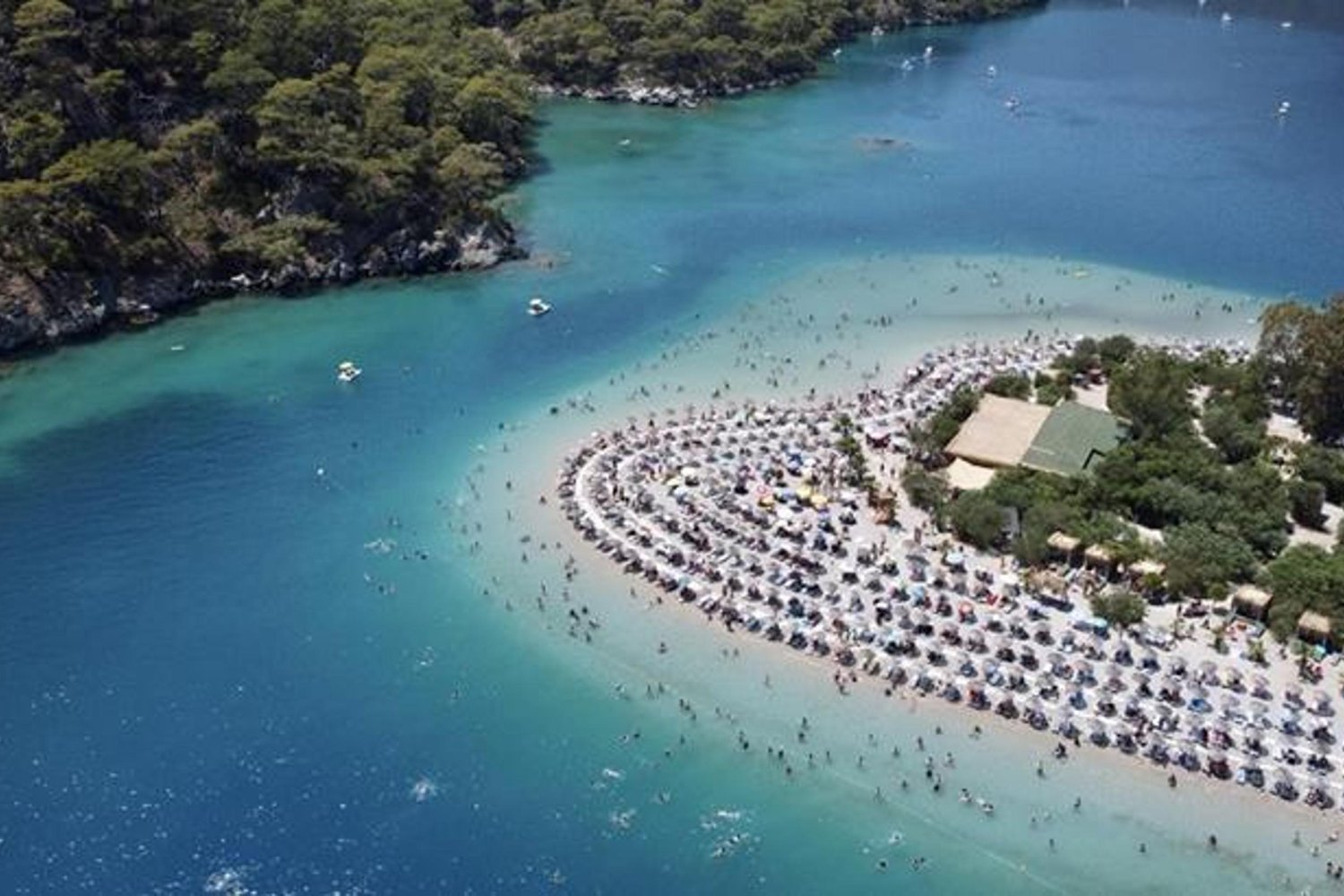 Turizm Gelirleri 2025'te Rekor Kırdı: 65,2 Milyar Dolar