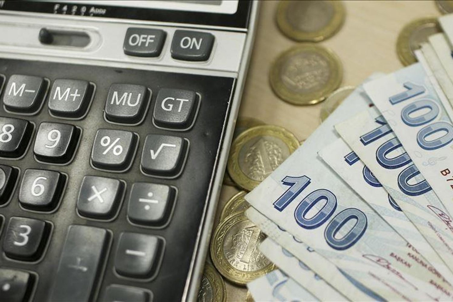 Türkiye Ekonomisinde Ağır Günler Geliyor: 2025 Verileri ve Faiz Kararları Merakla Bekleniyor