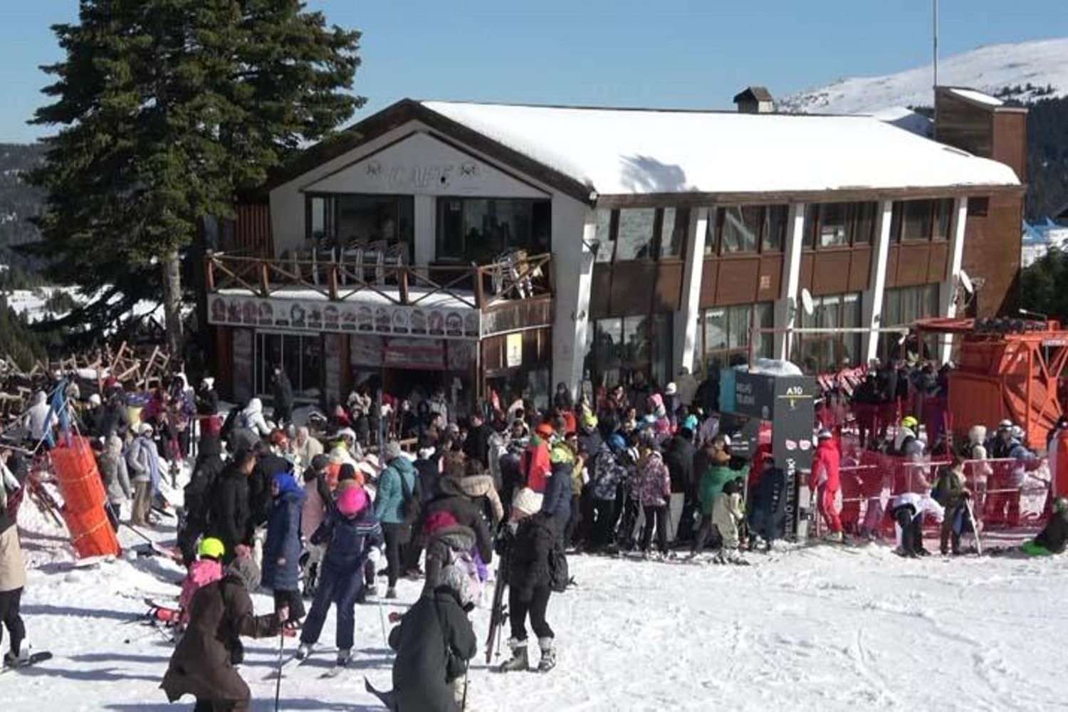 Uludağ'da Güneşli Hava Ligleri ve Kayak Sezonunu Canlandırdı
