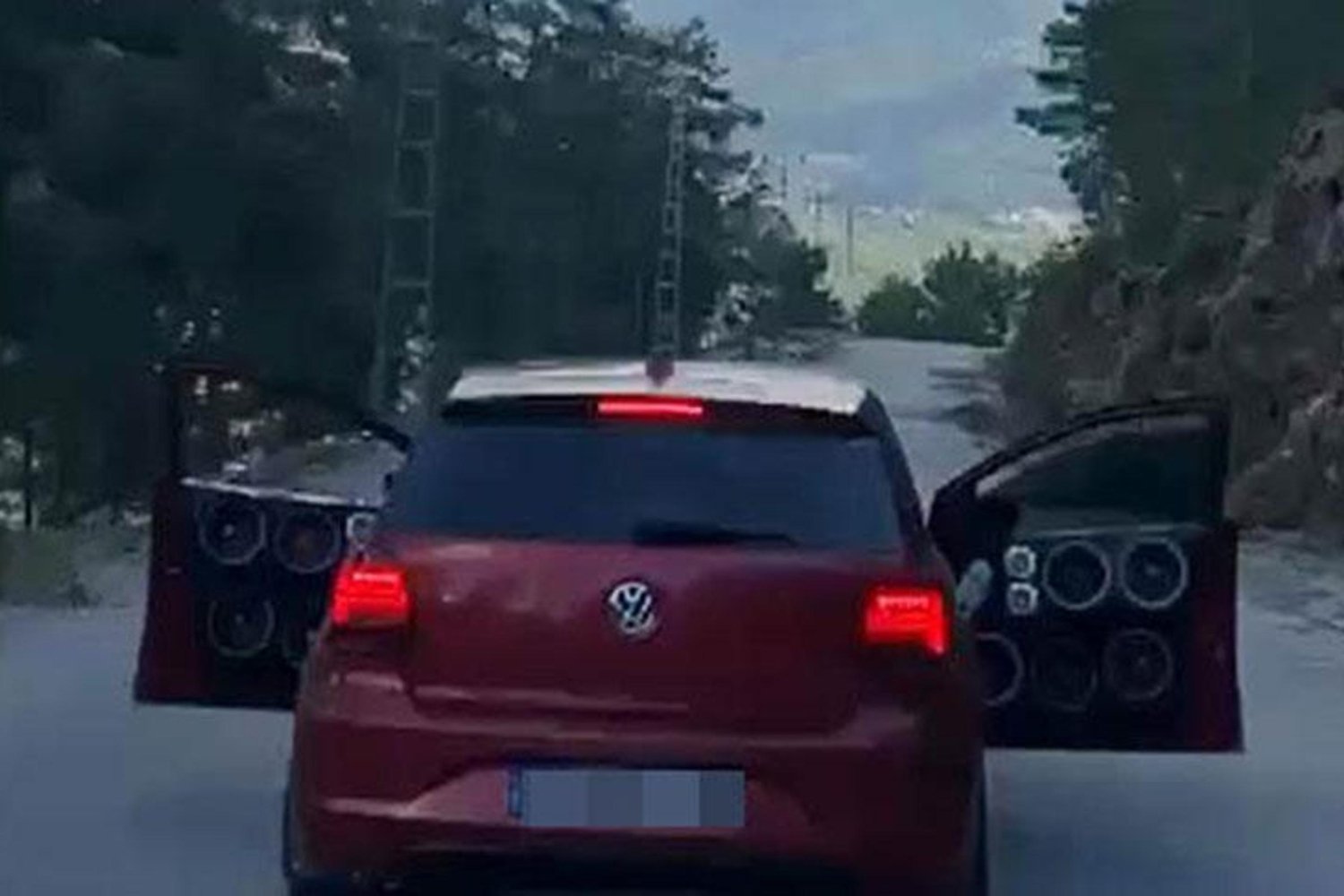 Alanya'da 15 Yaşındaki Ehliyetsiz Sürücü Trafikte Tehlike Yarattı!