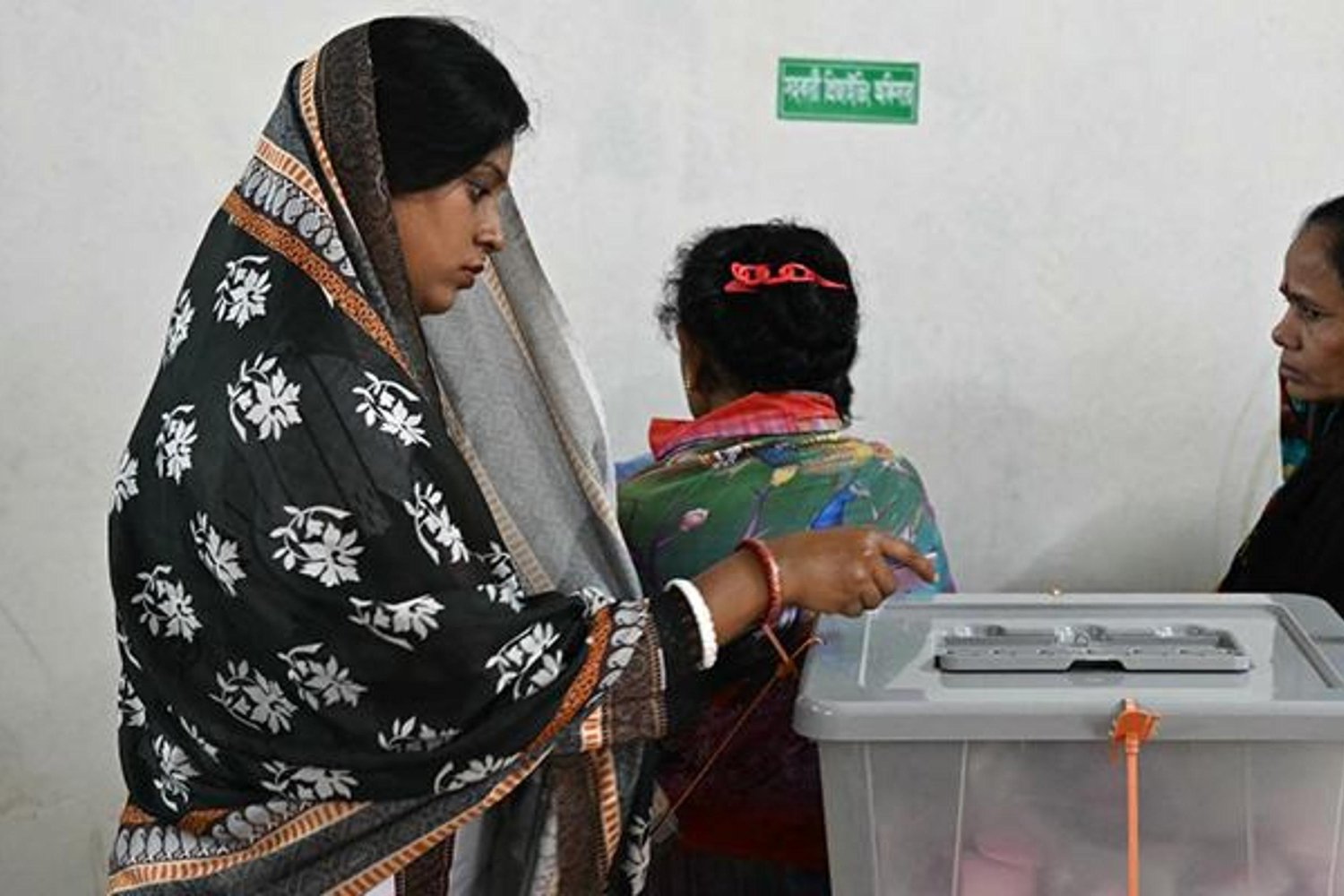 Bangladeş'te Seçim Başladı: Güvenlik Önlemleriyle Yoğun Katılım