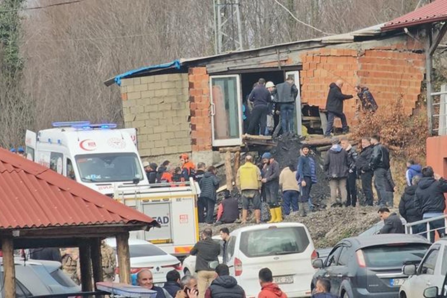 Gelik'teki Maden Ocağında Göçük: 2 İşçi Hayatını Kaybetti, 1 İşçi Yaralandı