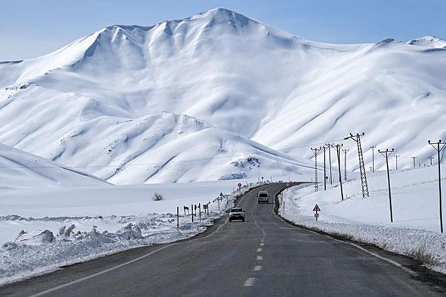 Van'da Çığ Riski Artıyor: Bölgede Yoğun Kar Yağışı Uyarısı