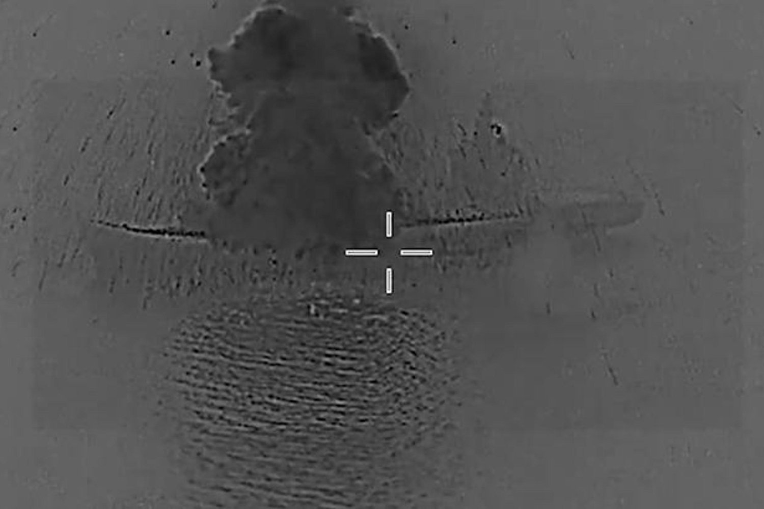 ABD İran’a Ait İHA Gemisine Saldırının Görüntülerini Paylaştı! Kararlılık Sürüyor