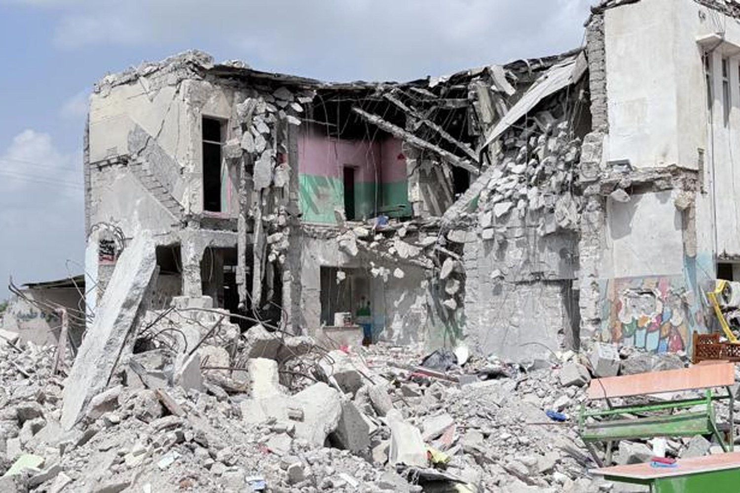 İran'da Şok Saldırı: Humeyn'deki İmam Rıza İlkokulu Vuruldu