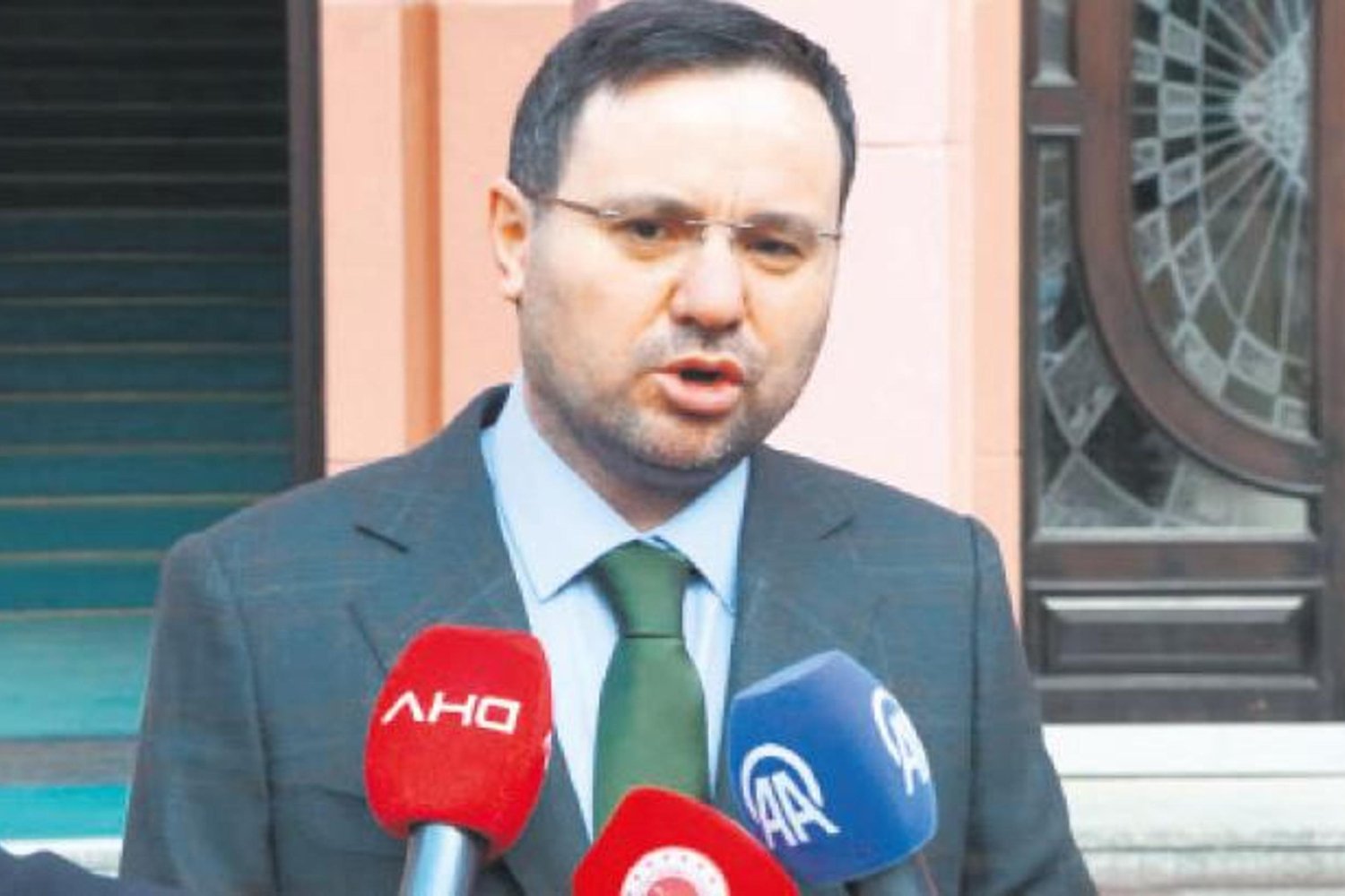 Gürlek'ten Özel'e Sahte Belgeler ve Lüksemburg İddialarına Sert Yanıt