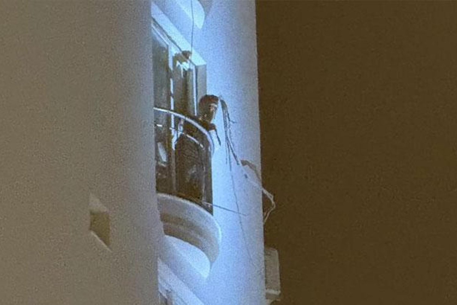 Adana'da Genç Evi Yakma Tehdidiyle Panik Yarattı!