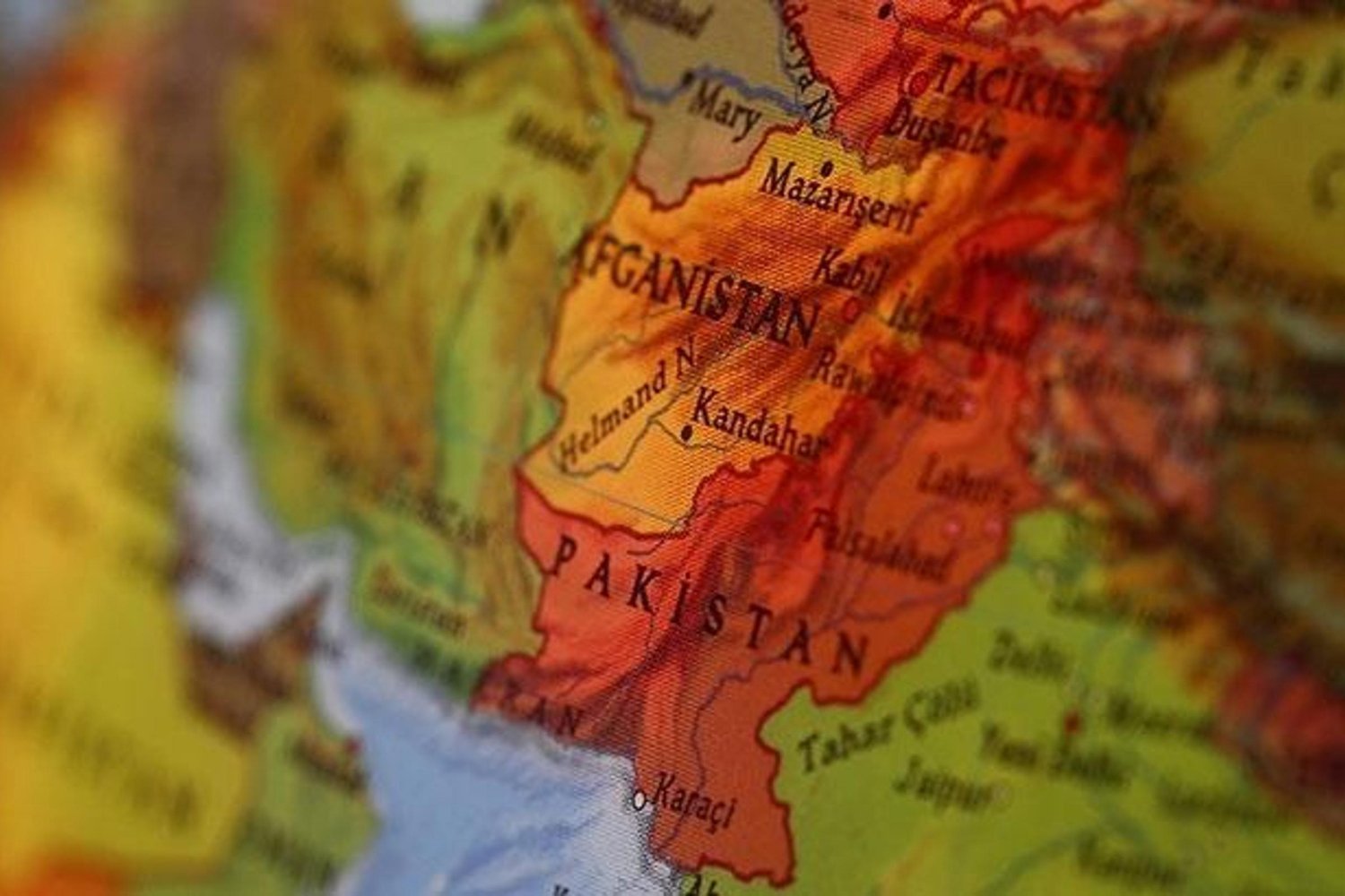 Afganistan-Pakistan Sınırında Gerginlik: Yeni Saldırılar ve Çatışma ve Tiranın Perde Arkası